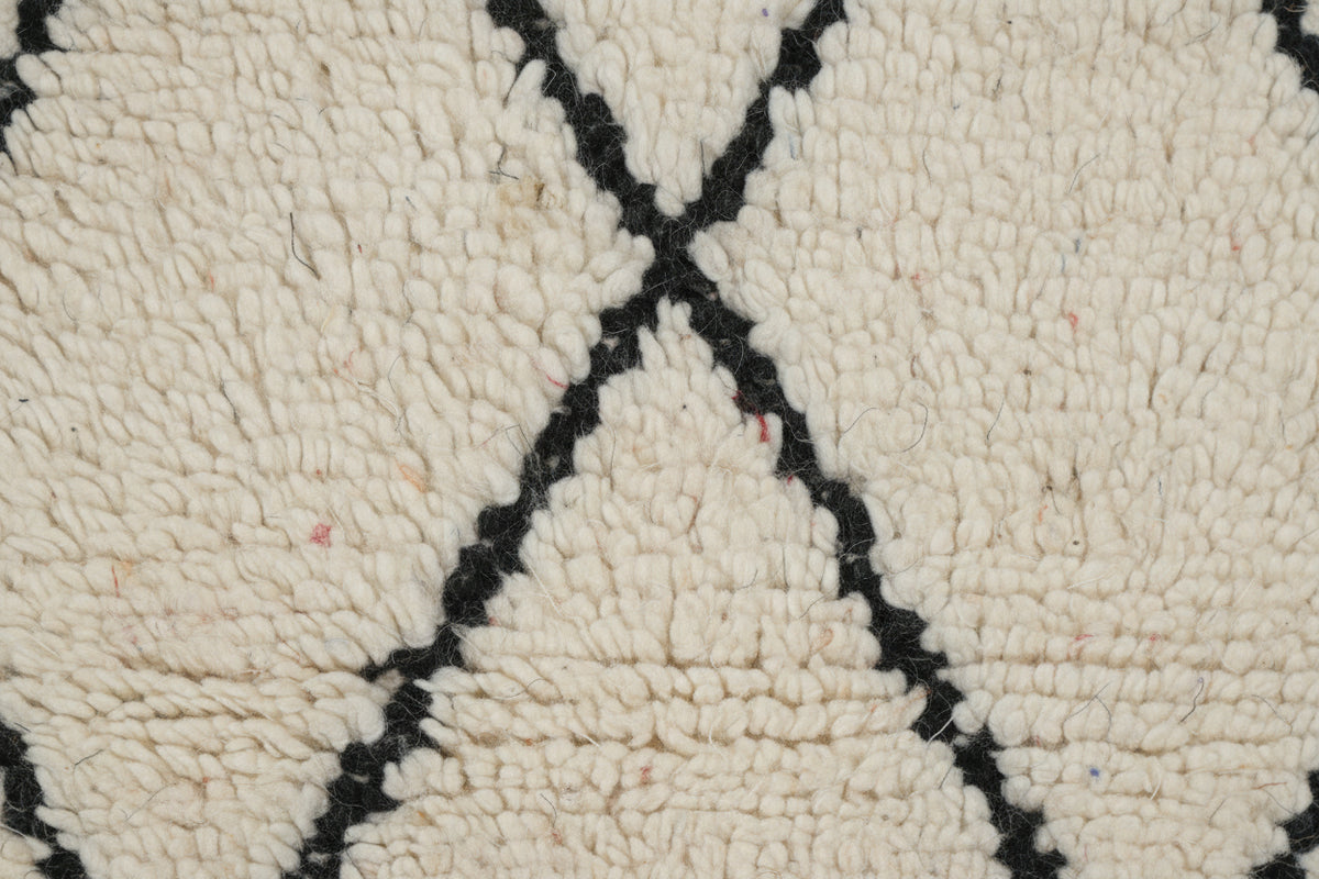 MINIINIMALIST BENI OURAIN MOROCCAN RUG - BLACK IVORY WOOL PIECE Beni Ourain Moroccan Rug