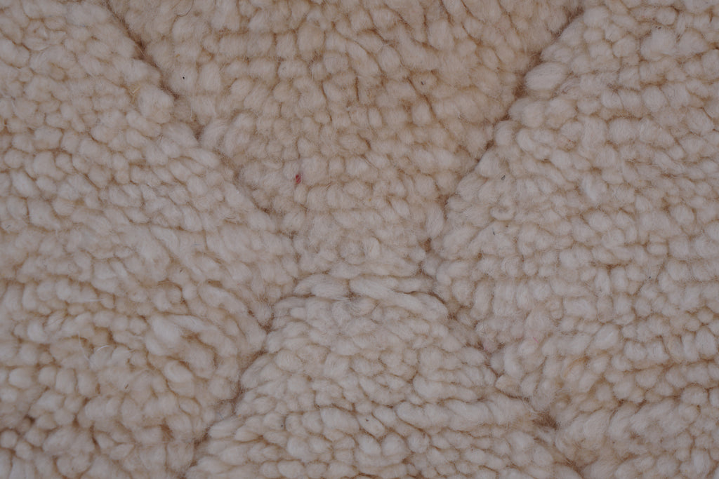 CARVED BENI OURAIN MOROCCAN RUG- HANDWOVEN IVOORY BERBER WOOL RUG
