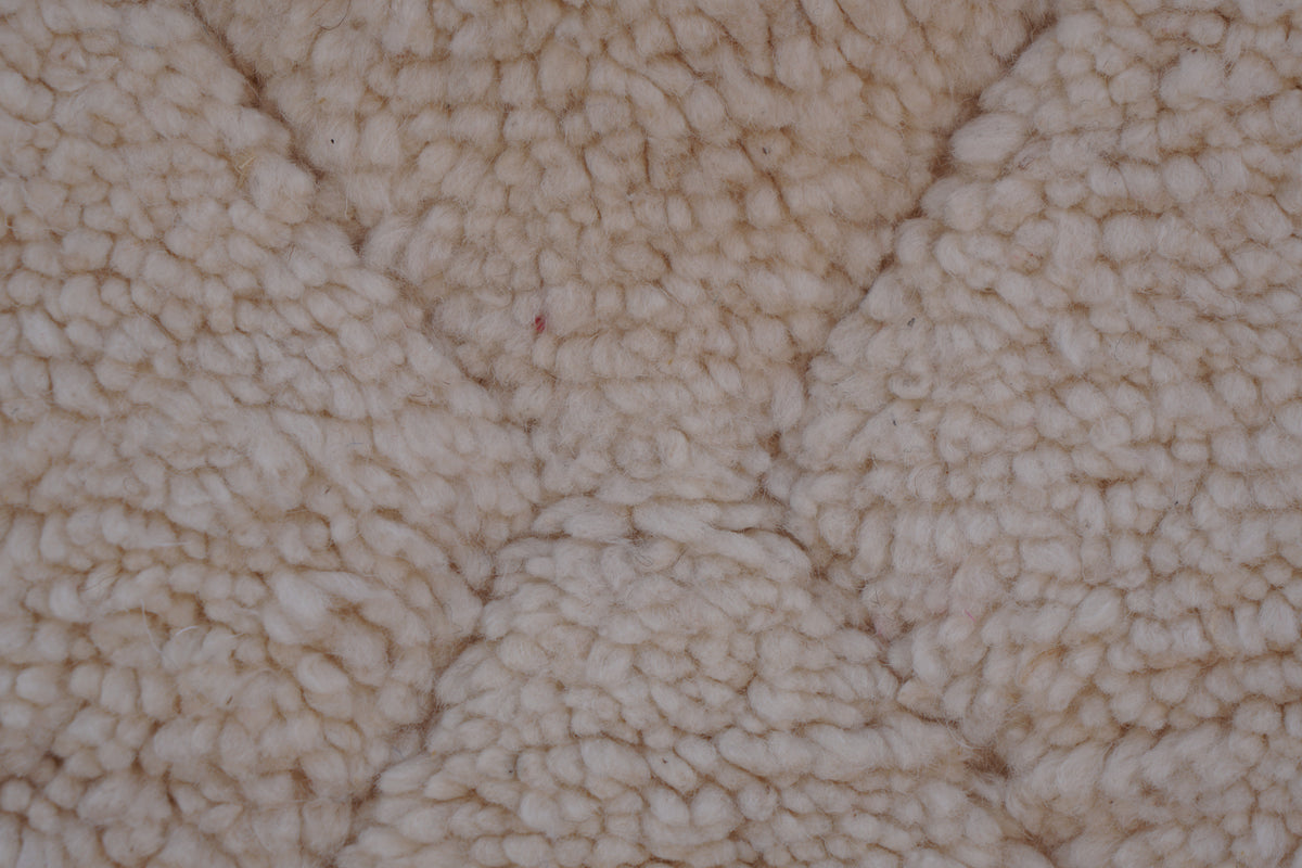 CARVED BENI OURAIN MOROCCAN RUG- HANDWOVEN IVOORY BERBER WOOL RUG