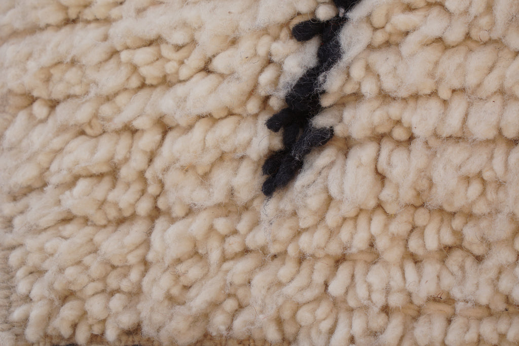 CONTEMPORARY AZILAL RUG- HANDWOVEN MOROCCAN WOOL RUG