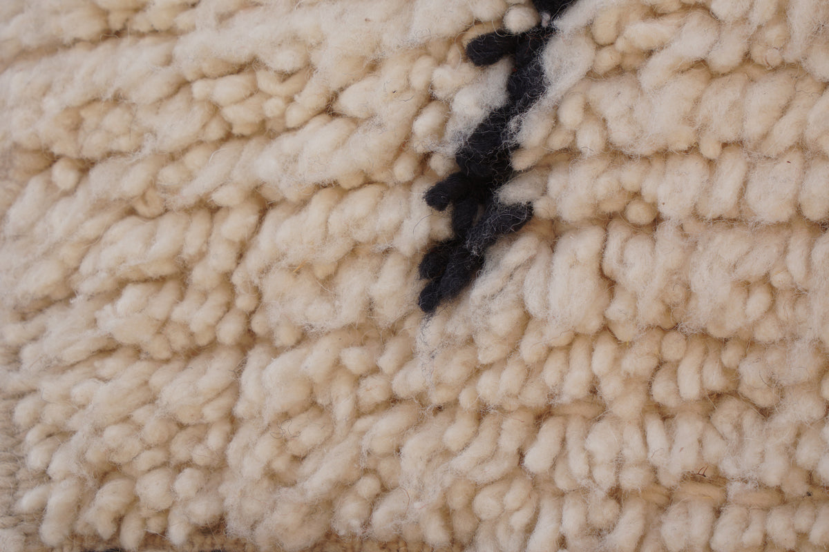 CONTEMPORARY AZILAL RUG- HANDWOVEN MOROCCAN WOOL RUG