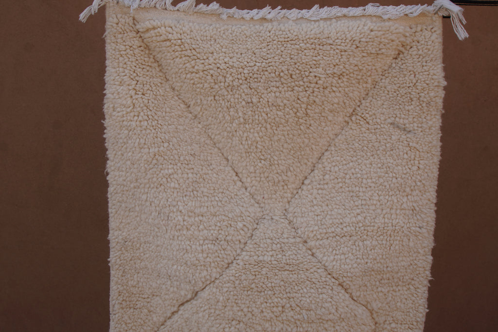 CARVED BENI OURAIN MOROCCAN RUG- HANDWOVEN IVOORY BERBER WOOL RUG