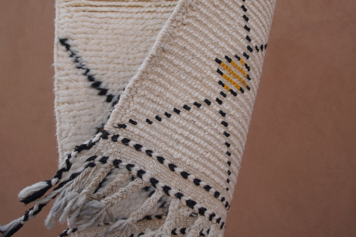 BENI OURAIN RUG - HANDWOVEN MOROCCAN WOOL BERBER CARPET