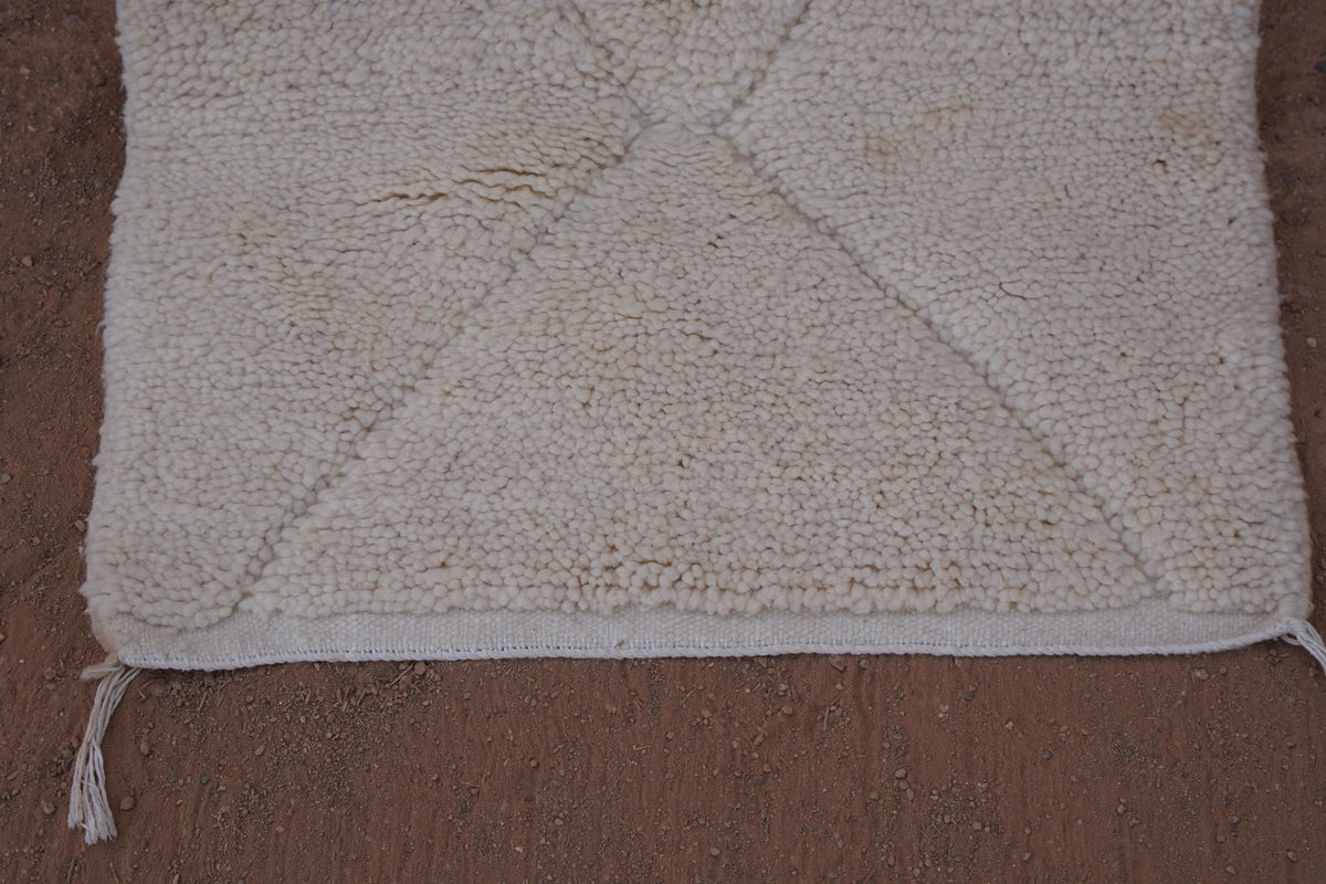 CARVED BENI OURAIN MOROCCAN RUG- HANDWOVEN IVOORY BERBER WOOL RUG